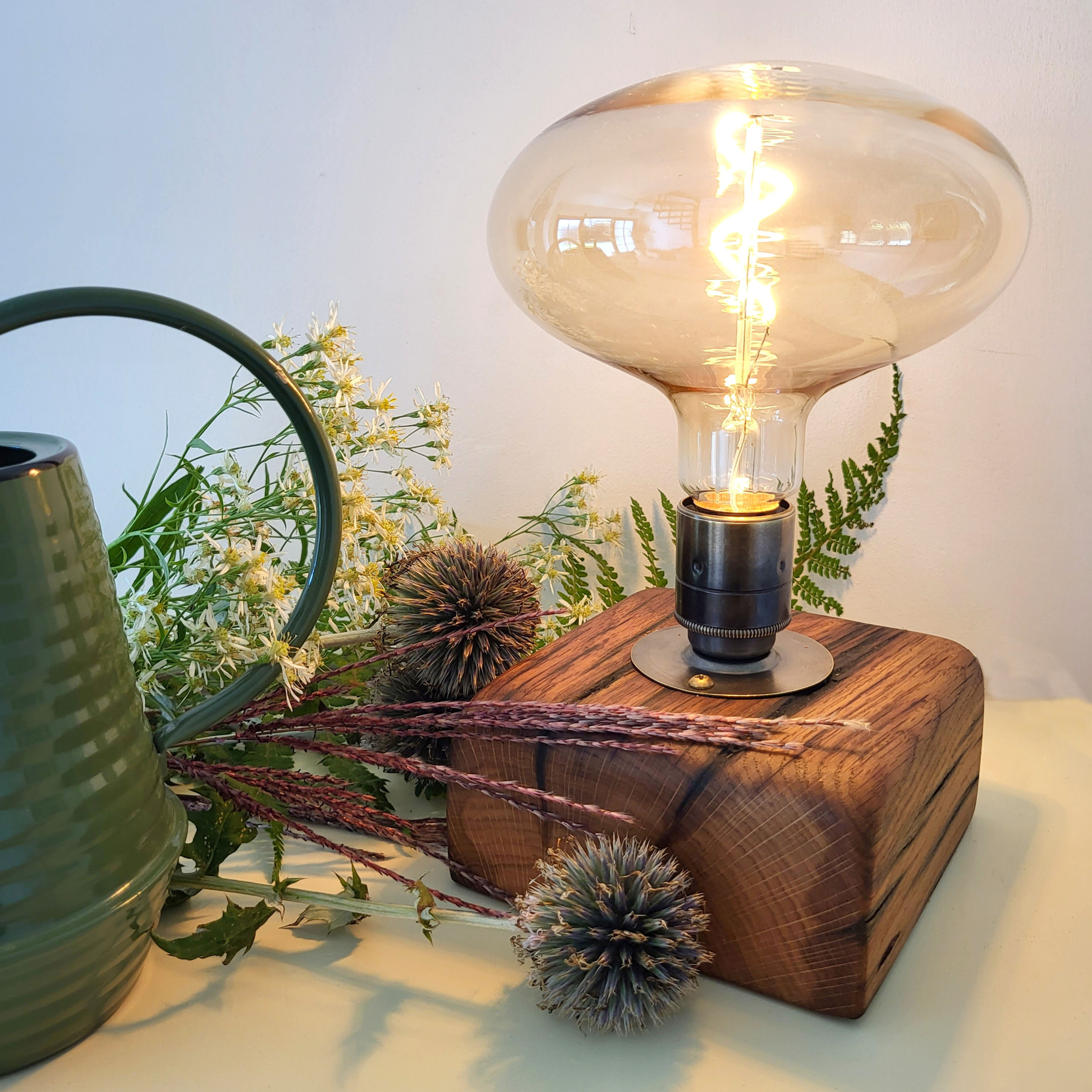 Blasket table lamp