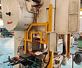 Prensa excêntrica Guttman tipo C 130 ton