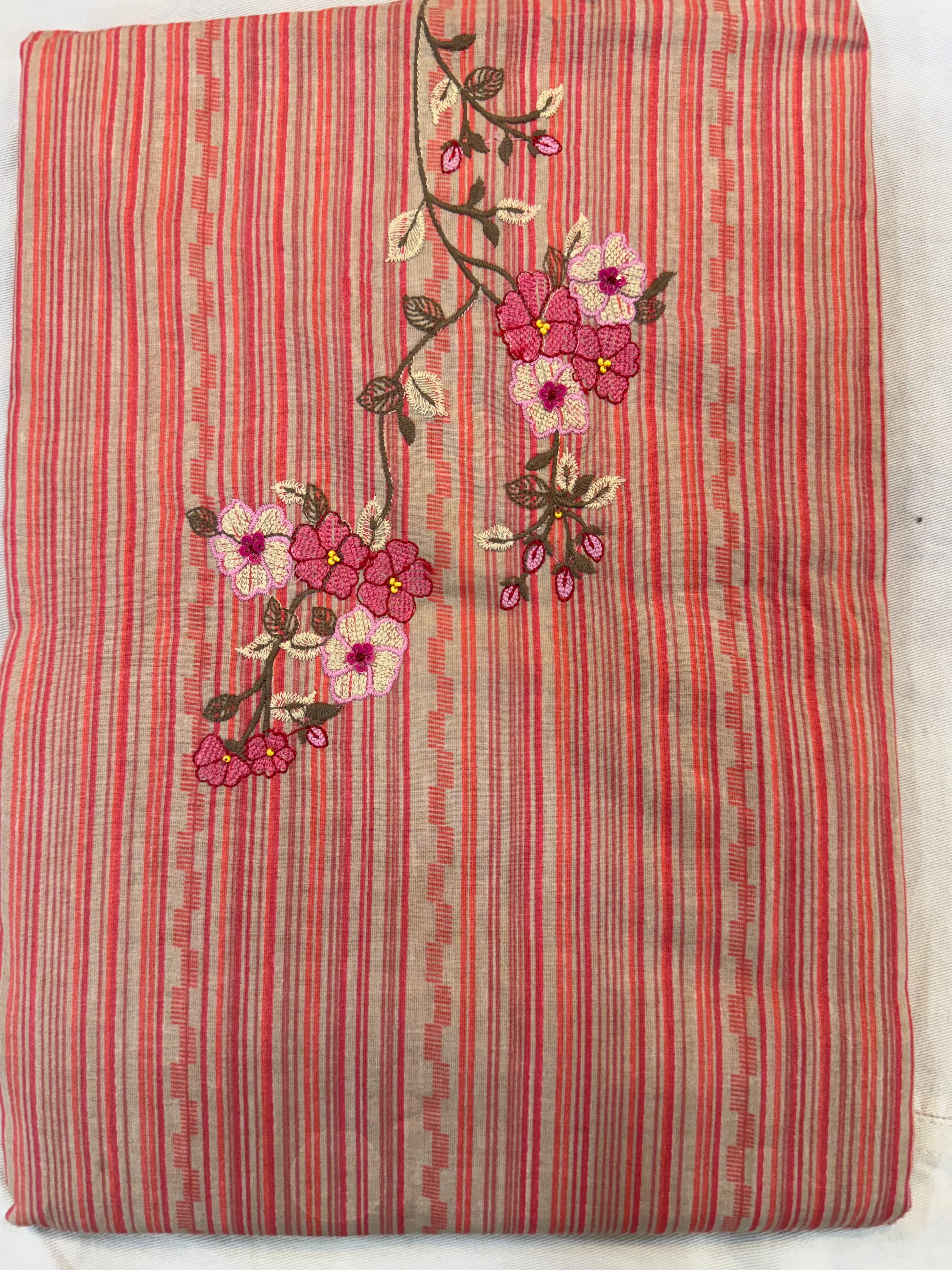 Floral embroidery neck cotton suit