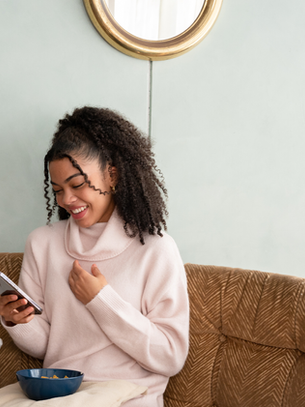 How to Set Healthy Social Media Boundaries and Protect Your Mental Wellness