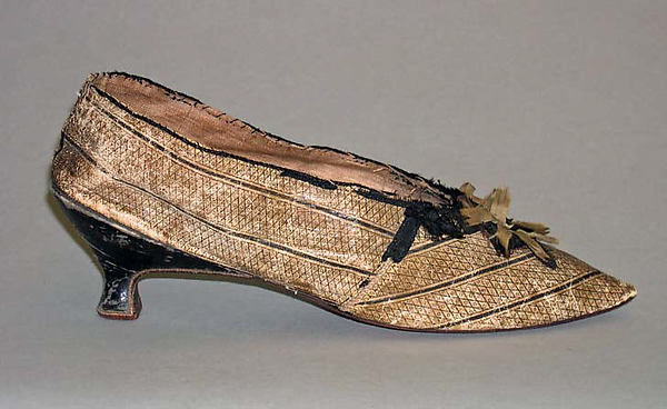 !8th century footwear women fashion history The Italian Heel was tall and spiked, like a stiletto. The Italian heel was common for the 1780s and 90s, and featured a slender waist and small flare at the base. A large wedge supported the arch. The term "Italian heel" hasn't been in use since the 18th century, but has been replaced by "Kitten heel," a small, low heel with a sharp taper and sometimes a small flare at the base.