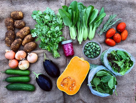 Veggies 💚 potatoes (or rhubarb and pars