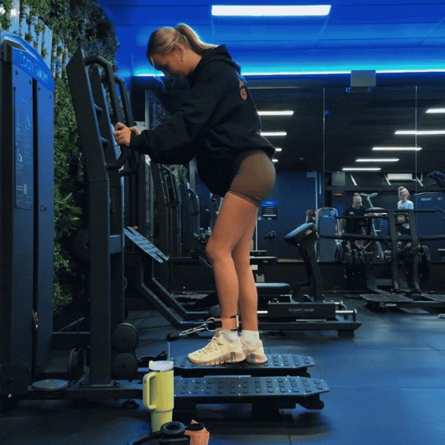 standing glute kick.gif