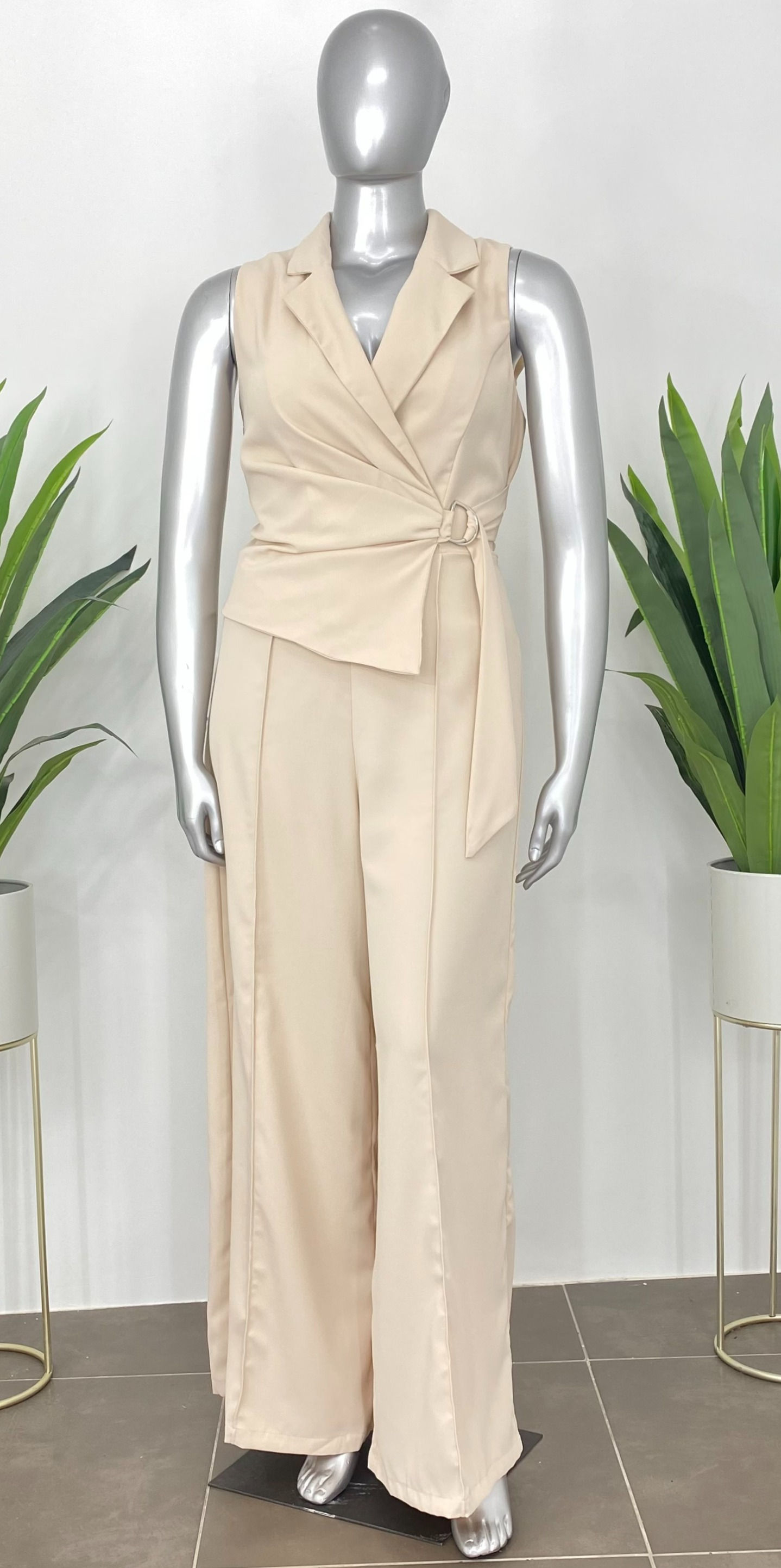 JUMPER CUELLO CAMISERO Y CORREA EN A CINTURA