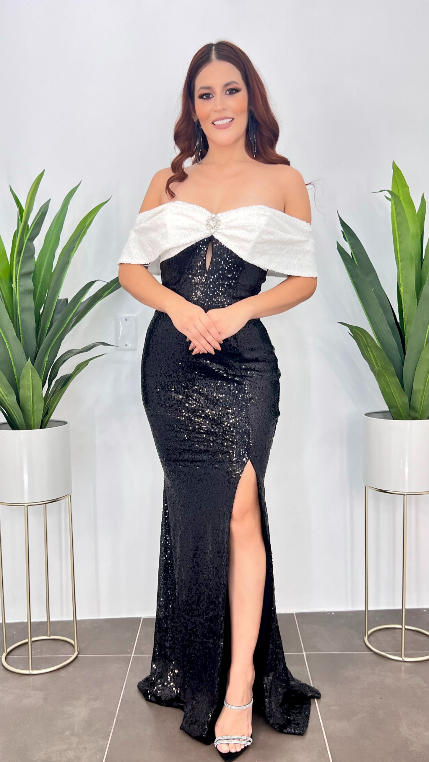 VESTIDO CON LENTEJUELAS CRUSADO