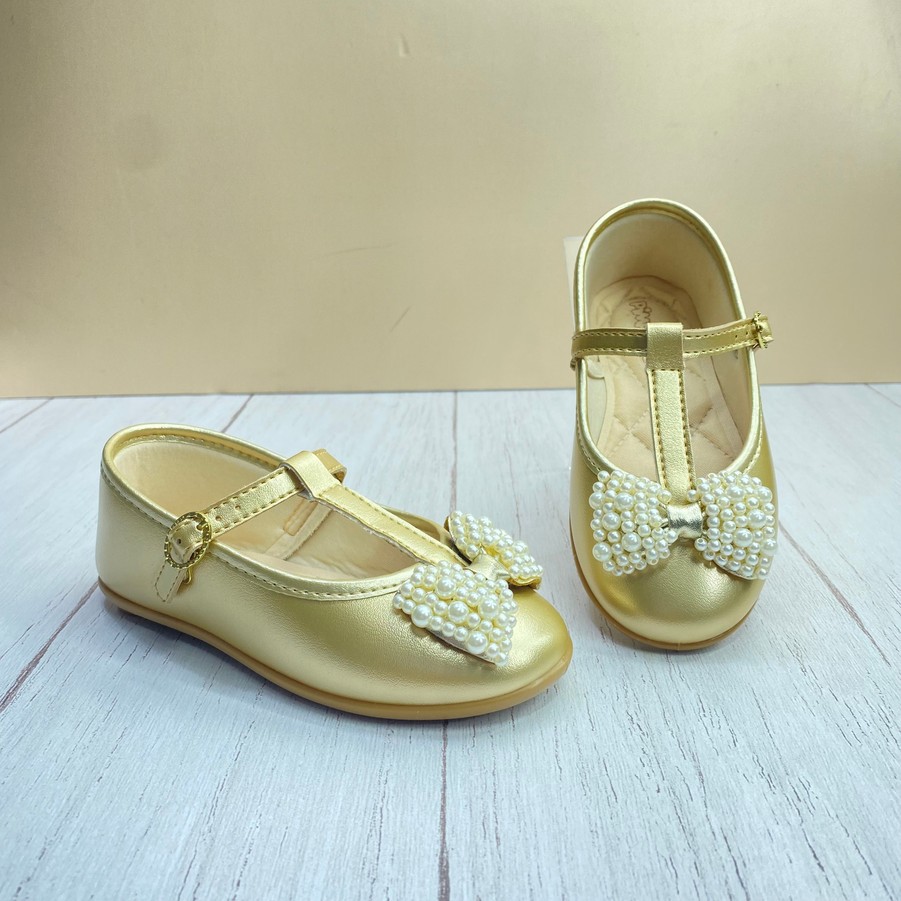 VALERINA CON LAZO DE PERLAS