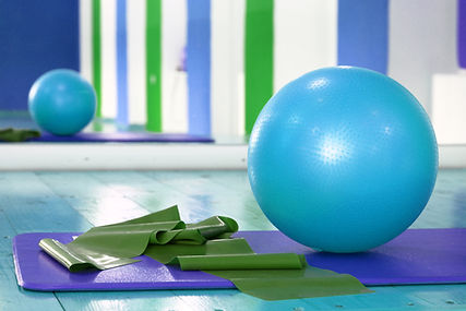 Stabilität Ball und Stretching Band