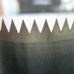 打ち抜き刃型へのTA皮膜処理（ALOTEX）