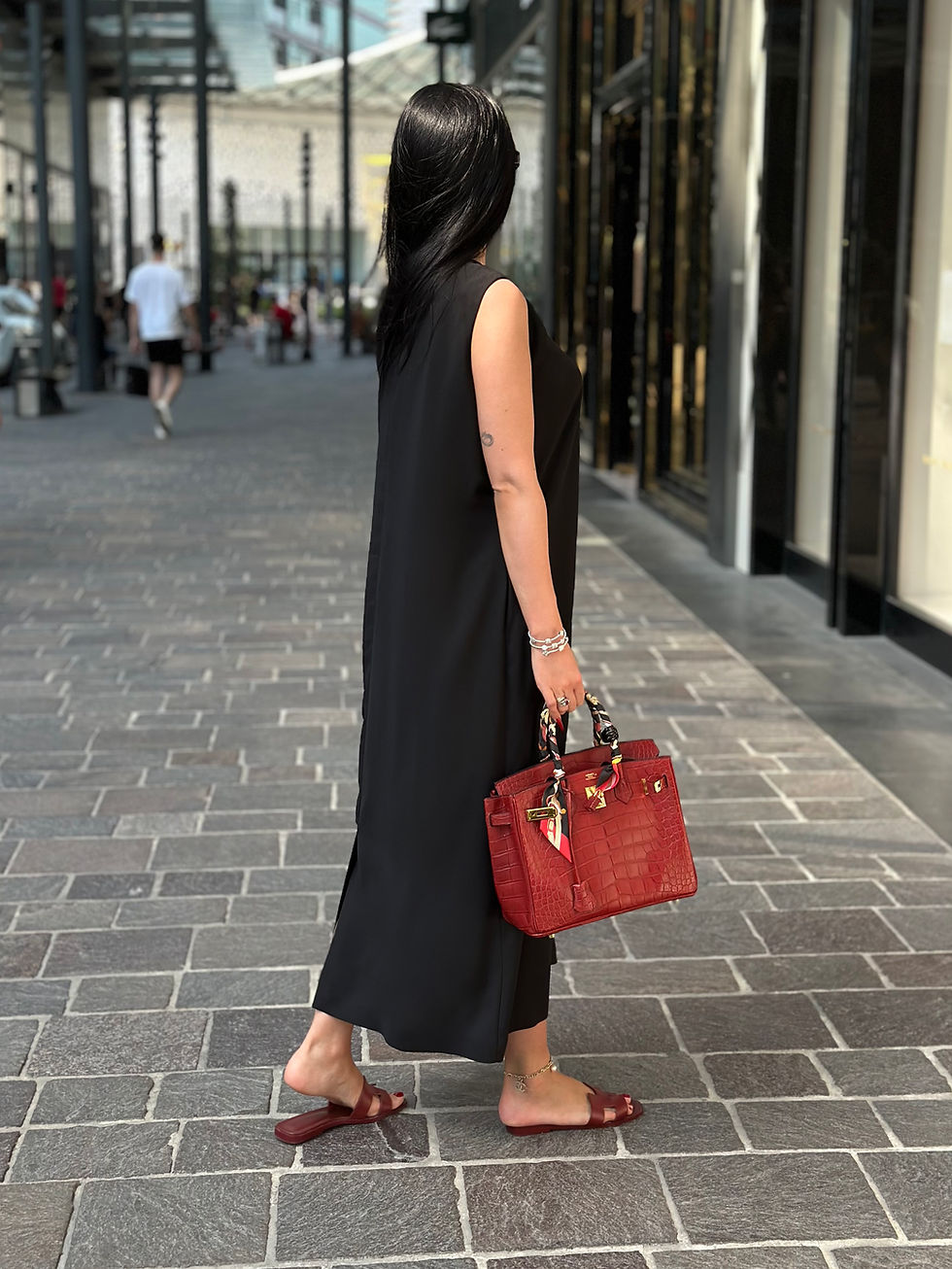 Küçük resim: Sleeveless Black Dress