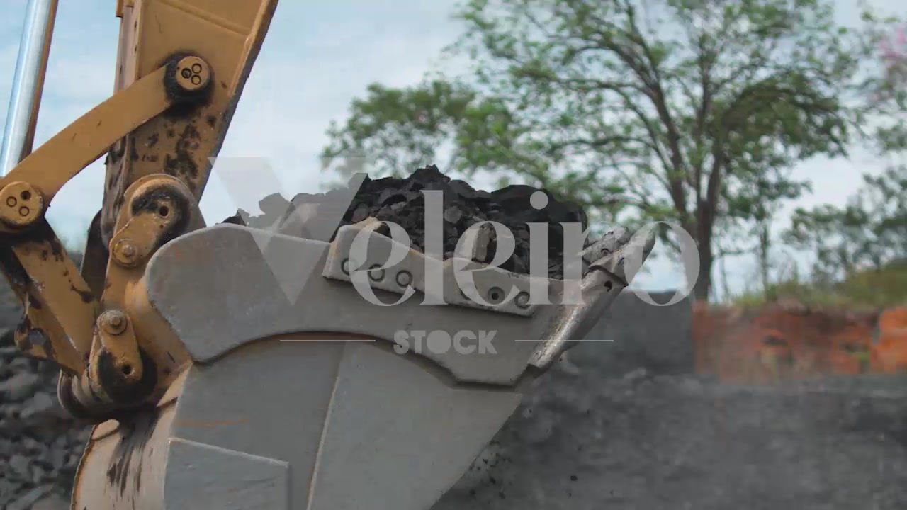 Operação industrial em mineradora 79