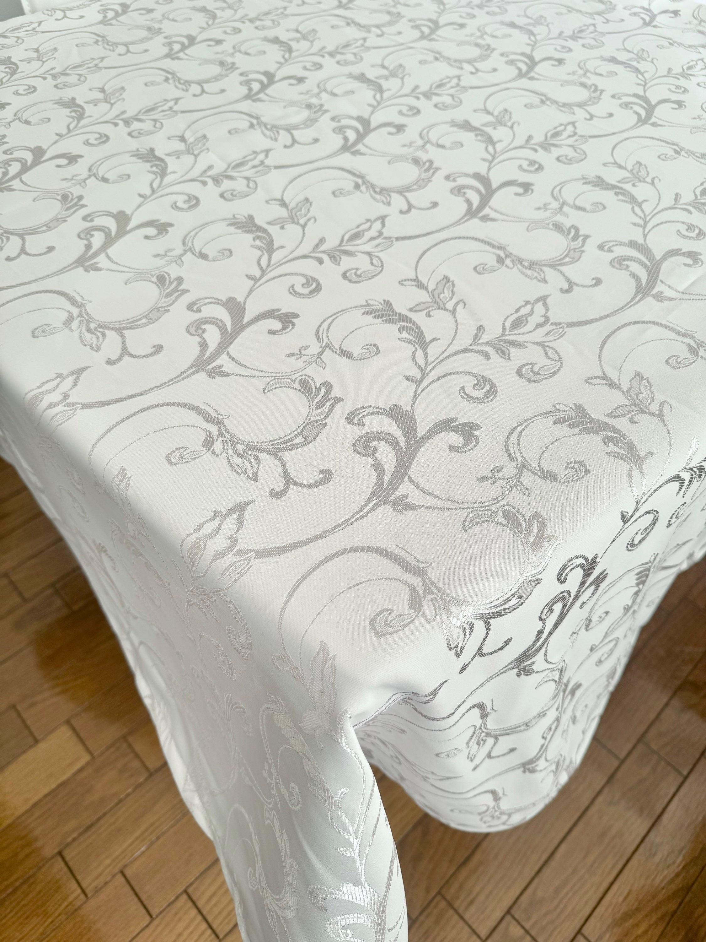 ホワイト×シルバー模様（150×230）