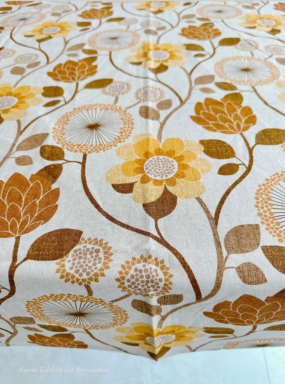 サムネイル： 【特価品】茶花テーブルクロス（120×200）の複製