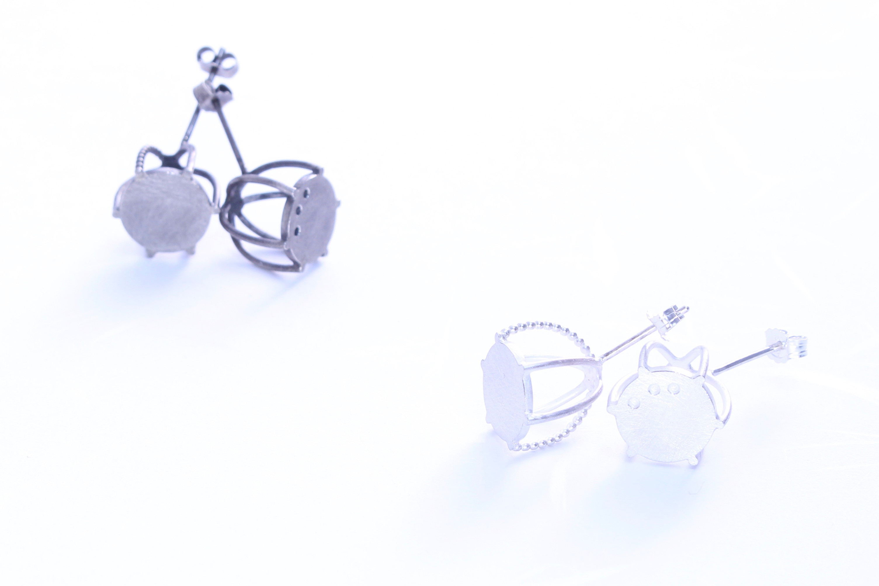 Cage studs
