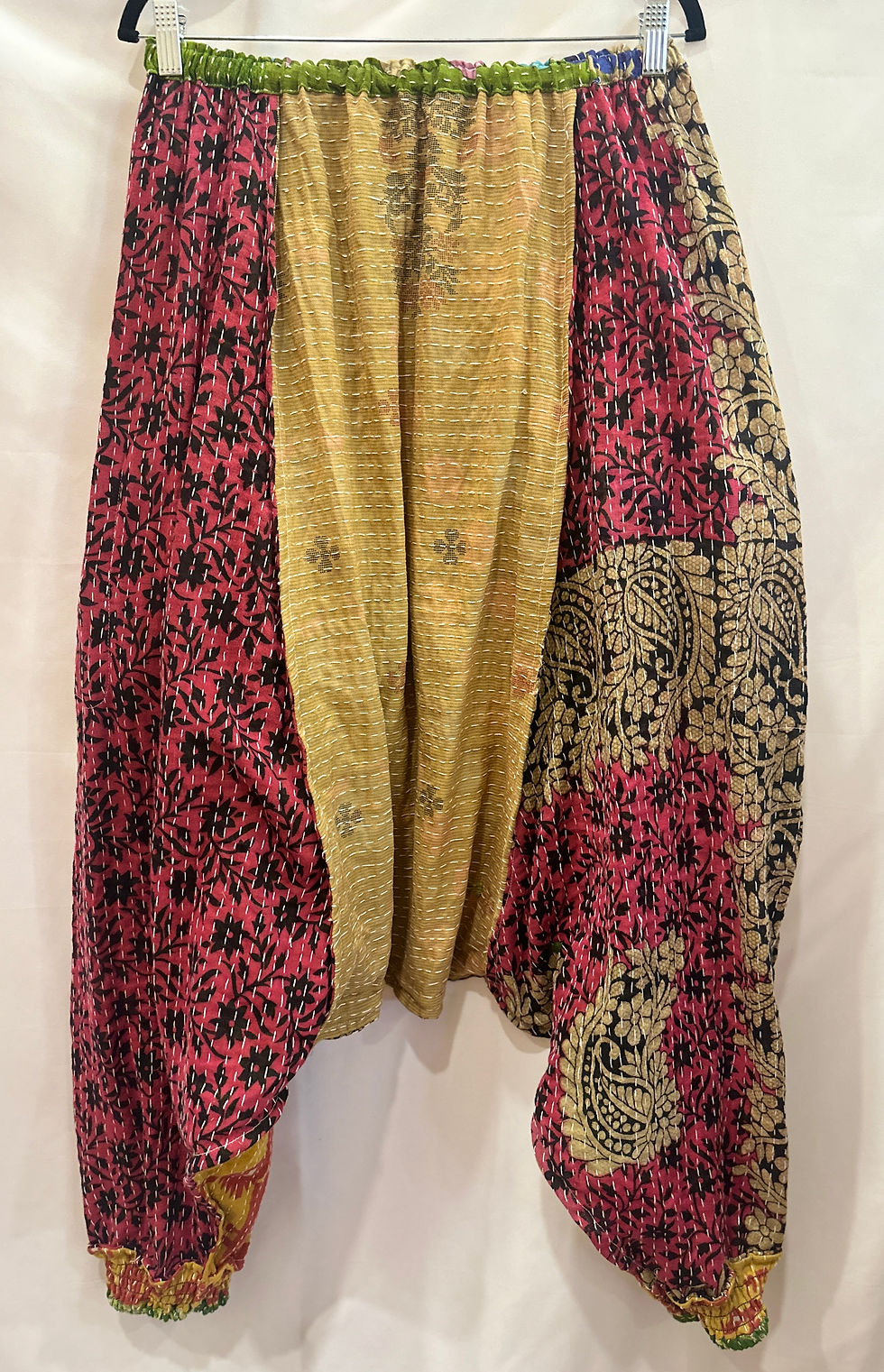 Thumbnail: Kantha Bae Be Still Harems