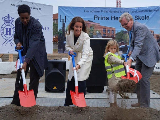 Danemark: La princesse Marie a posé la première piere de l'école du Prince Henrik.