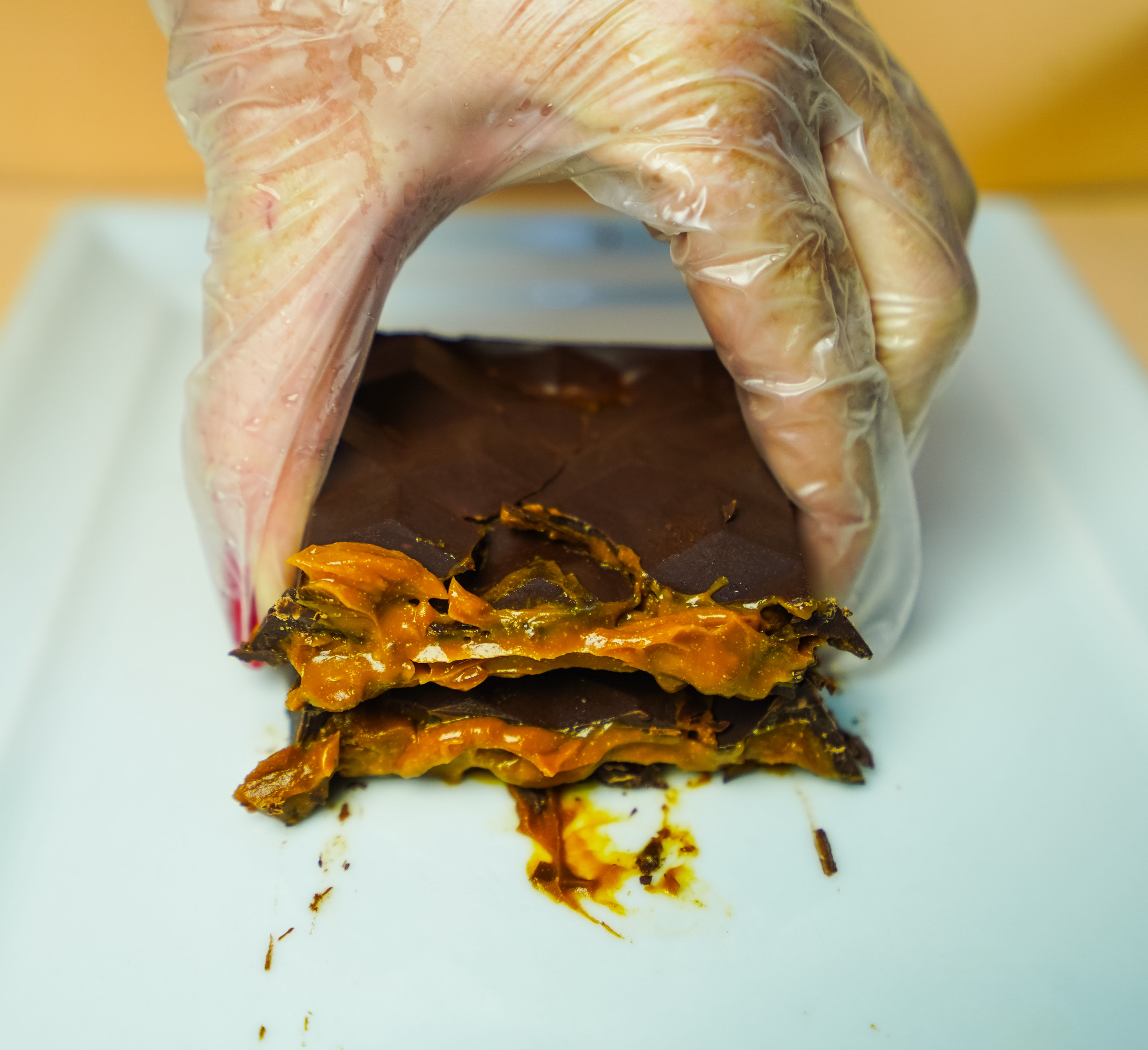 BARRINHA DE CHOCOLATE 50% COM DOCE DE LEITE