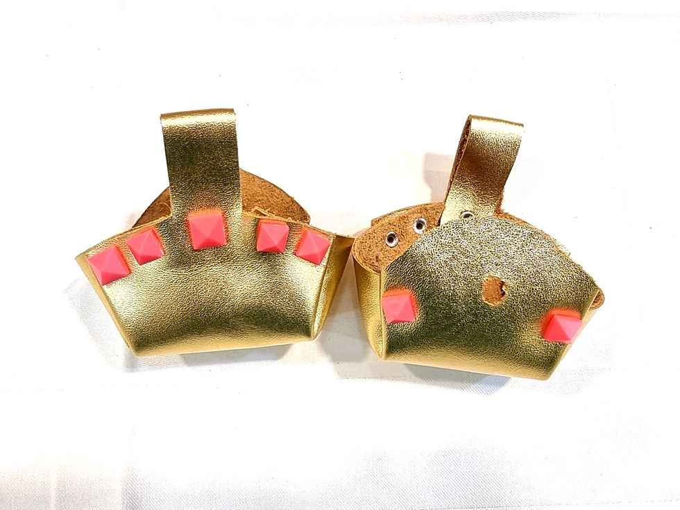 Thumbnail: Toe Guard Cup Leather Metallic Gold Pink Stud Shoes 4-9 Size