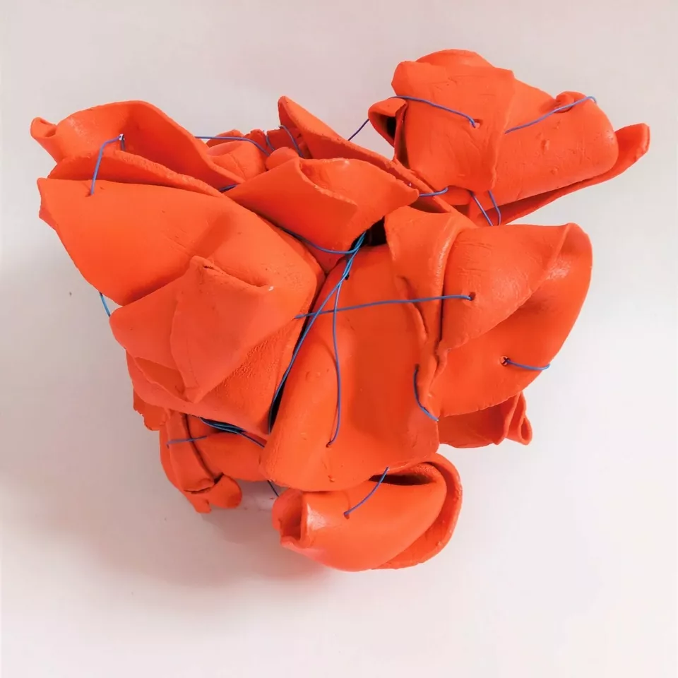 Alexandra-Harley-Larrua-Painted-ceramic-wire-26-x-23-£950_e4dc0a3dd19be031c9c40ed8100ea3fb
