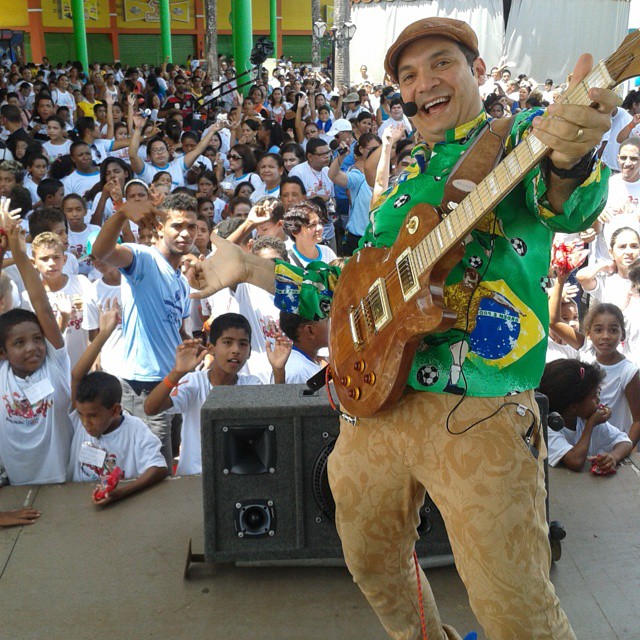 Instagram - Hoje toquei emocionado... que evento lindo.jpg