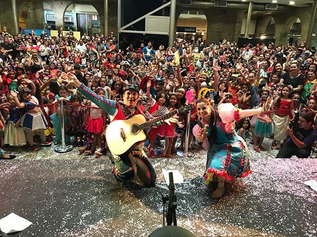 Que alegria em poder tocar novamente no _pacoalfandega! Que showwwww, que galera mais linda e animad