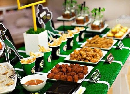 Football, Food and Big Business: Why NFL Season Is a Winning Opportunity for Restaurants, Sports Bars and Caterers