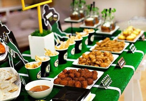 Football, Food and Big Business: Why NFL Season Is a Winning Opportunity for Restaurants, Sports Bars and Caterers