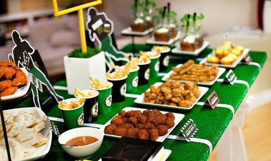 Football, Food and Big Business: Why NFL Season Is a Winning Opportunity for Restaurants, Sports Bars and Caterers