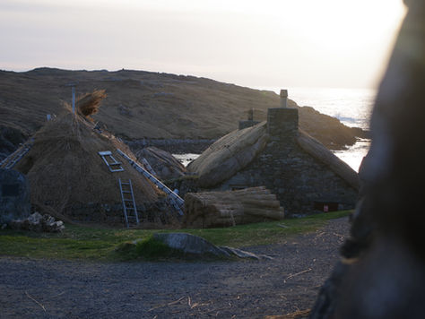 Sur Lewis: blackhouses, Tweed, sites funéraires et trésors vikings, la culture gaélique à l'honneur