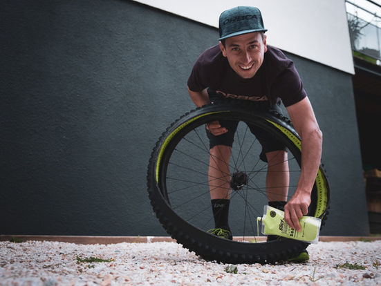 チューブレスタイヤのシーラント添加の頻度について