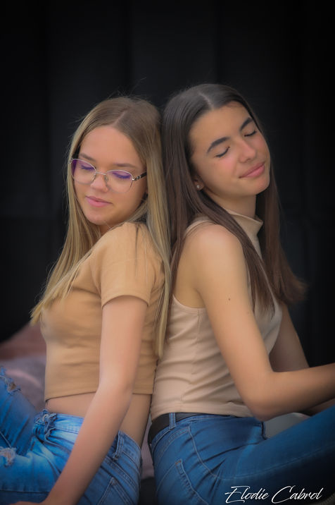 Emma & Alice29951.jpg