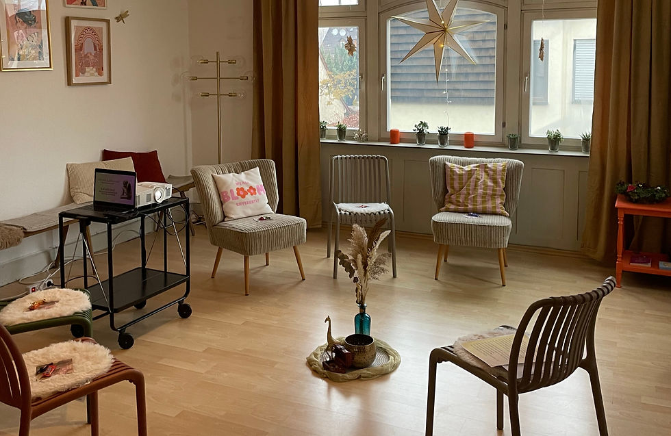 Geschützter Raum für Elternworkshops, Austausch und bindungsorientierte Familienangebote im SORO Pop Up Room in Wiesloch.