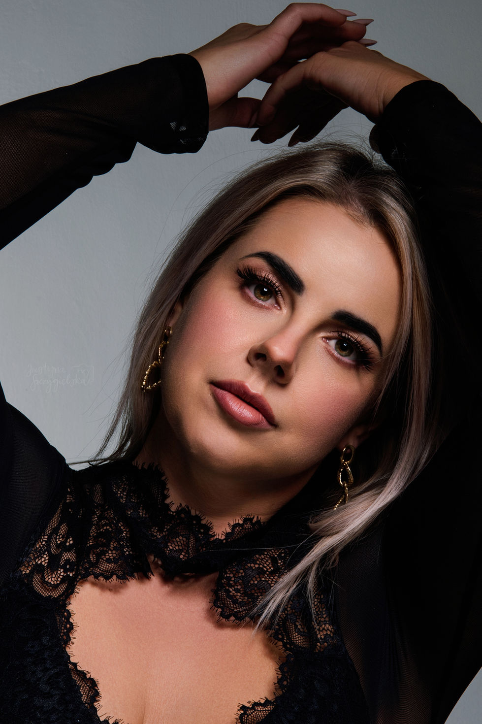 portret eleganckiej kobiety