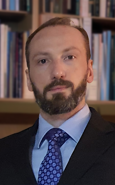 Retrato profissional de Samuel Martini Casagrande, advogado, OAB-RS 87324, com mais de 13 anos de experiência na advocacia, com foco nas áreas Cível (Imobiliário, Consumidor, Saúde, Família e Sucessões), Previdenciário e Tributário, atuante em Caxias do Sul - RS, e no Brasil todo de forma online.