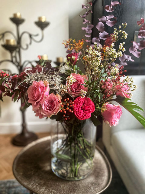 Wild look flower bouquet, from roses and was flowers.