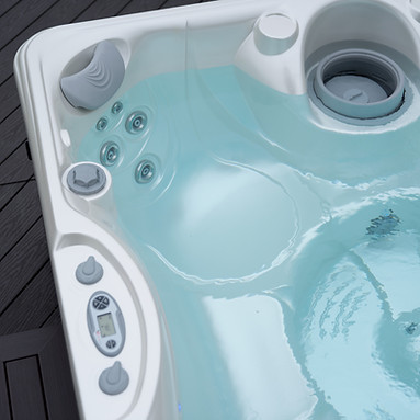 Caldera-2017-Vacanza-Vanto-Hot-Tub-White