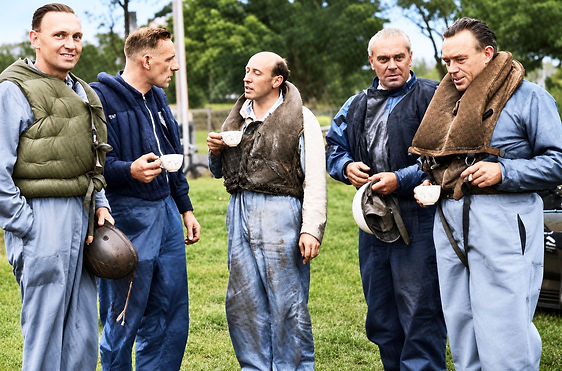1953 Drivers tea break colorised.jpg
