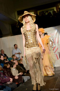 574666_348892435225754_613248941_n