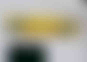 Schild und Logo der Brauerei Betz an einer Halle.