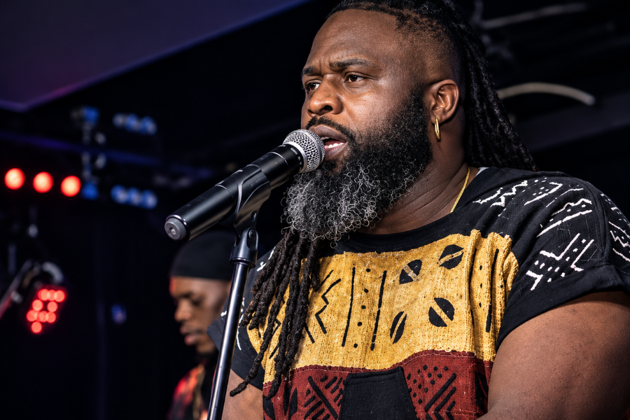 TONTON IDRISS ( LE VIKING NOIR ) (1)