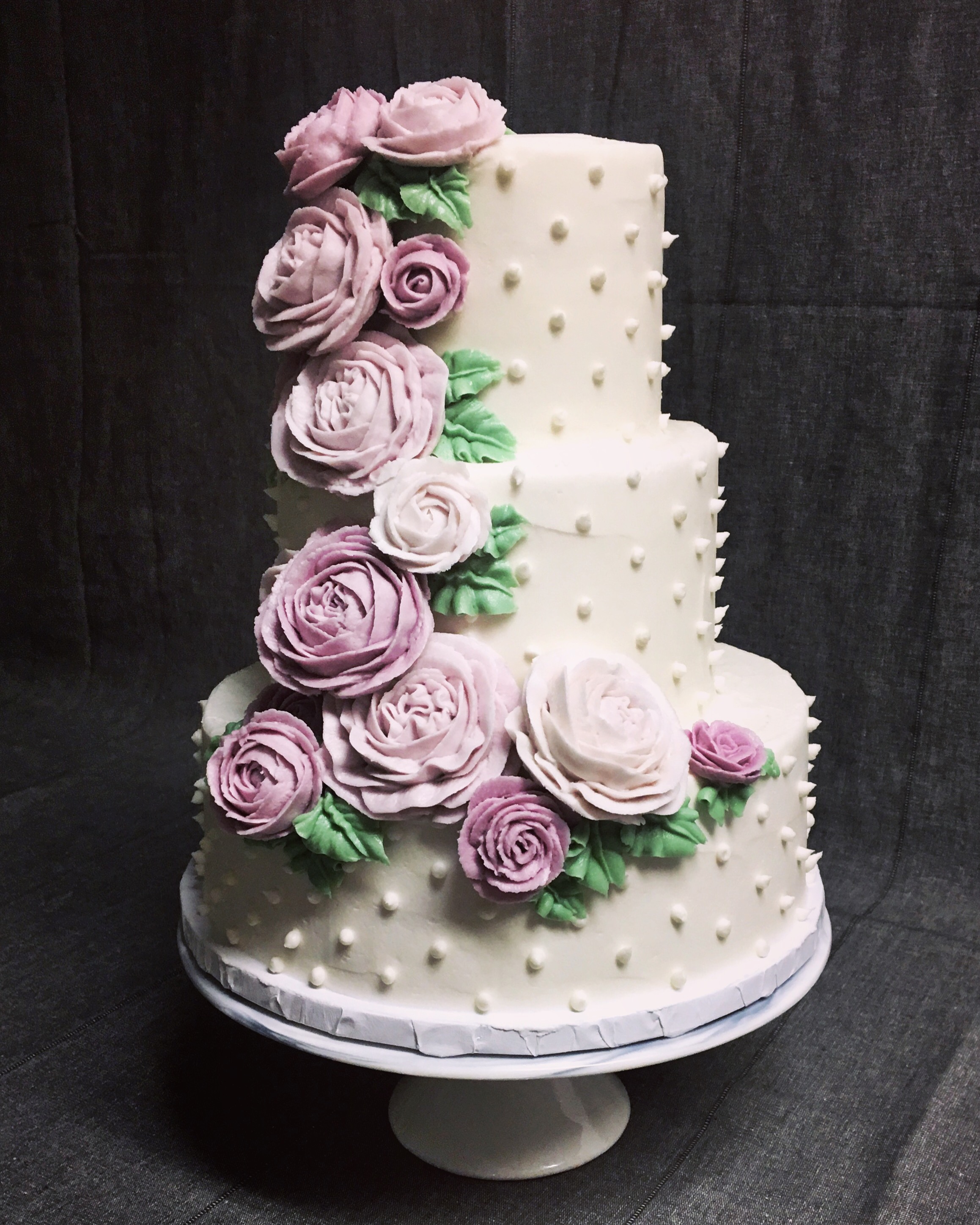 Your unique elegant Cincinnati Wedding Cake