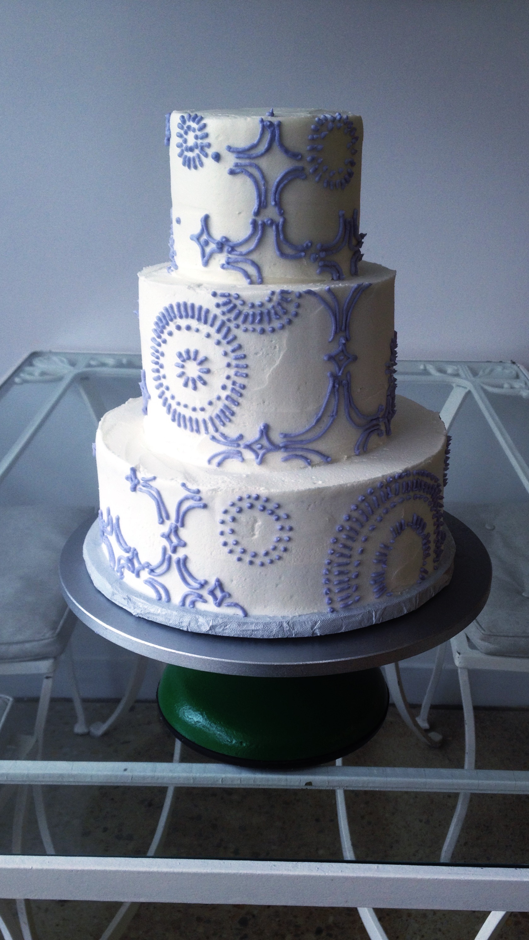 Your unique elegant Cincinnati Wedding Cake