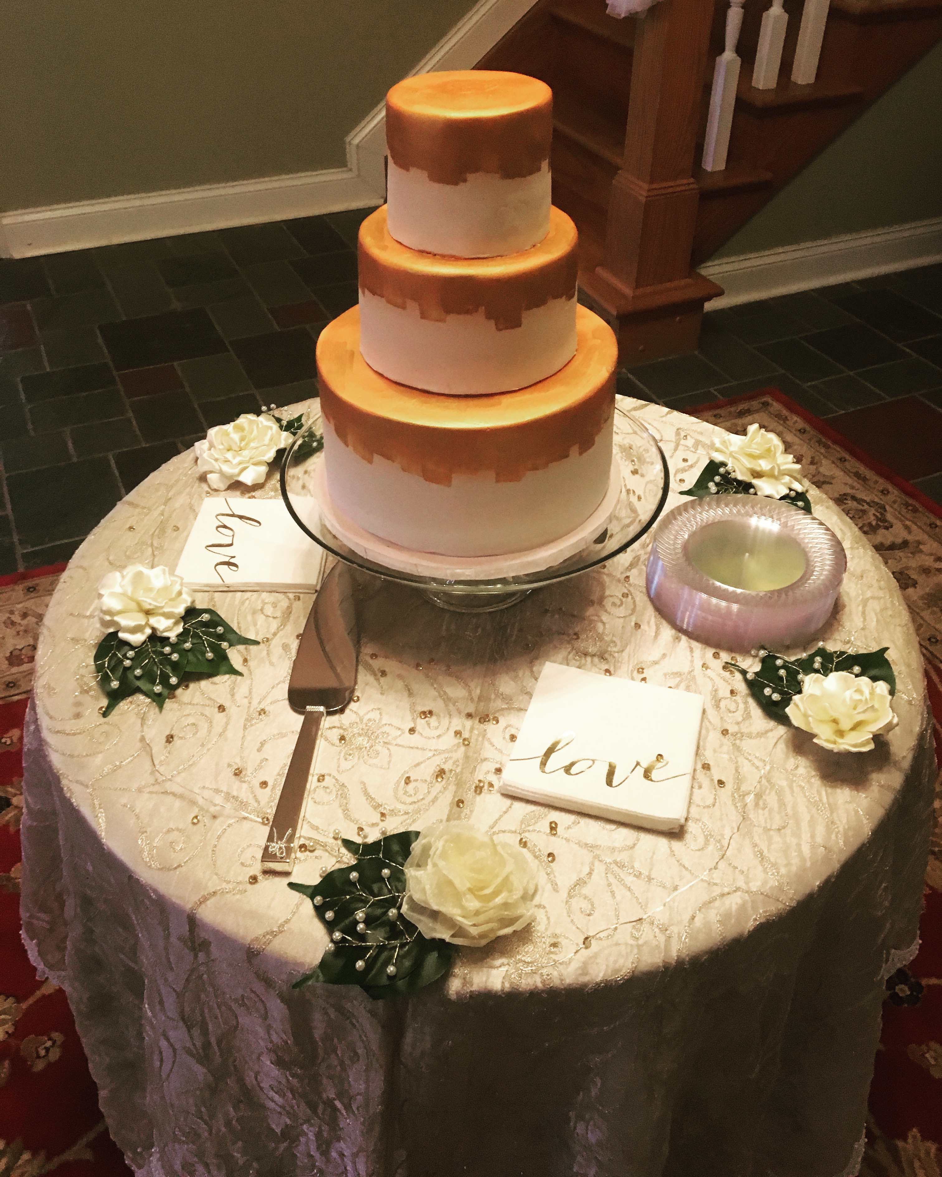 Your unique elegant Cincinnati Wedding Cake