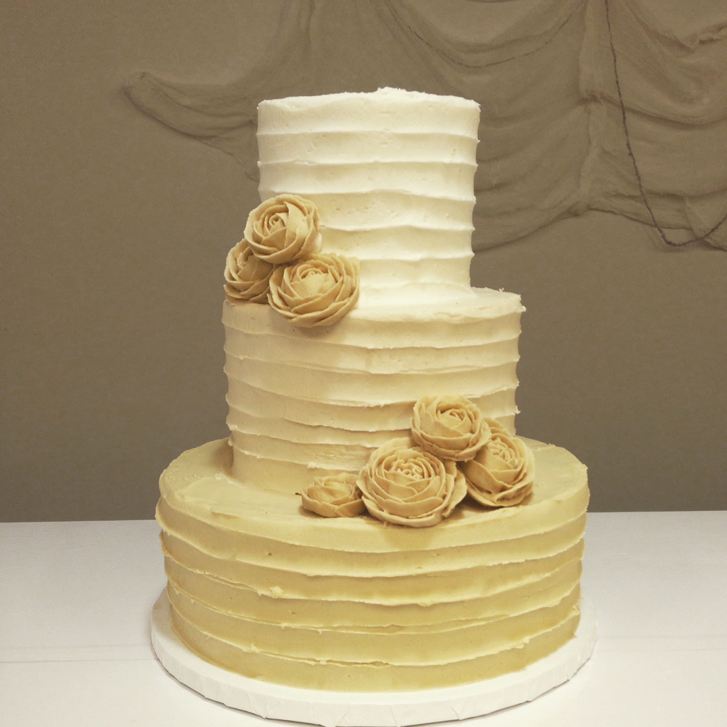 Your unique elegant Cincinnati Wedding Cake