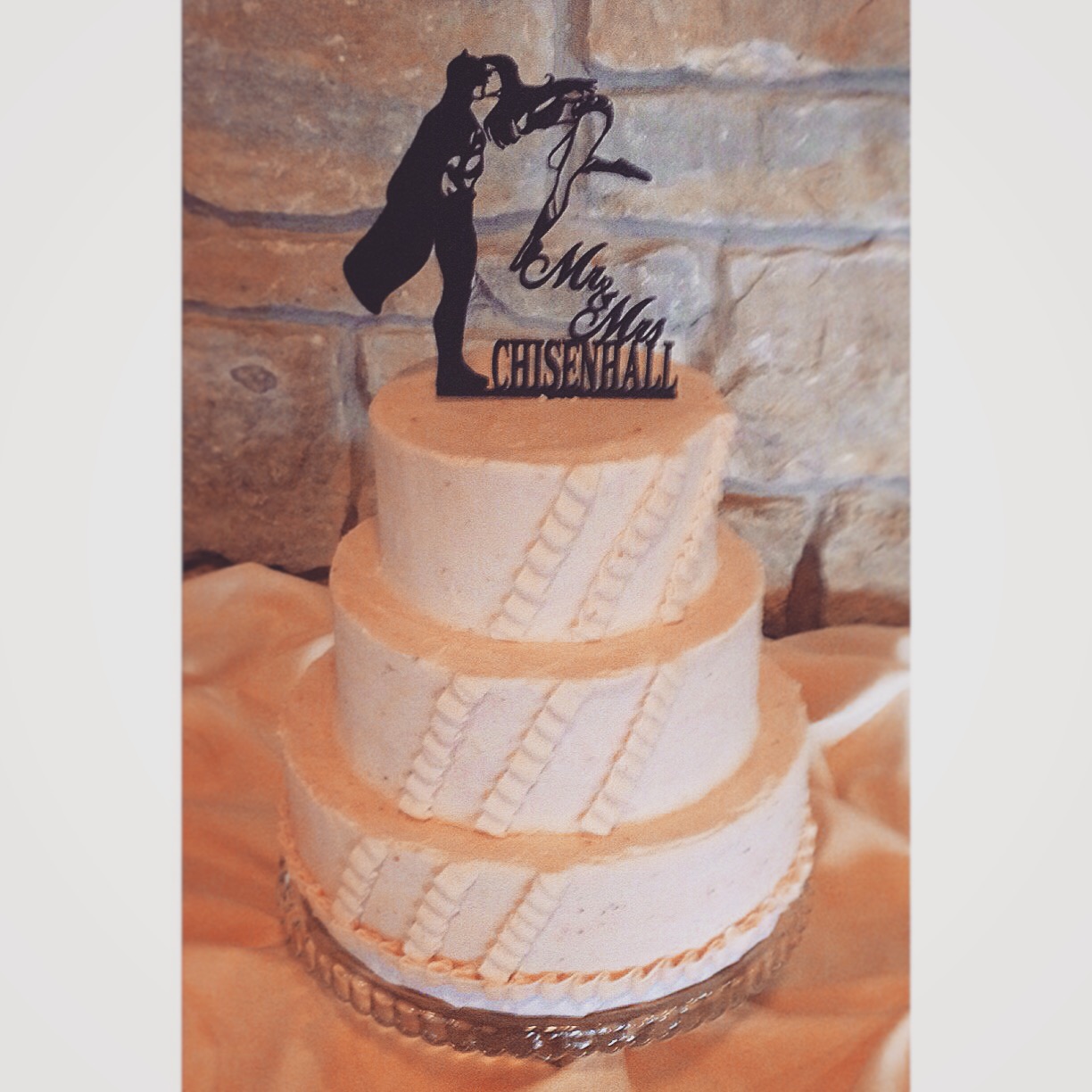 Your unique elegant Cincinnati Wedding Cake