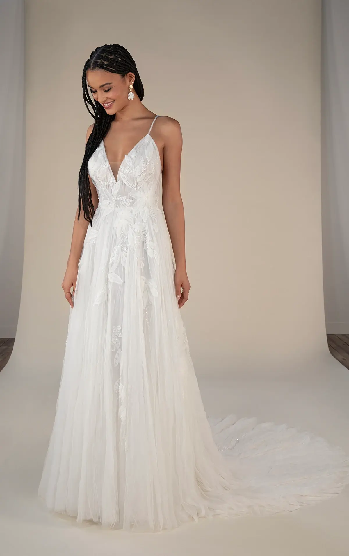 Essense of Australia All Who Wander D3023 Size 12