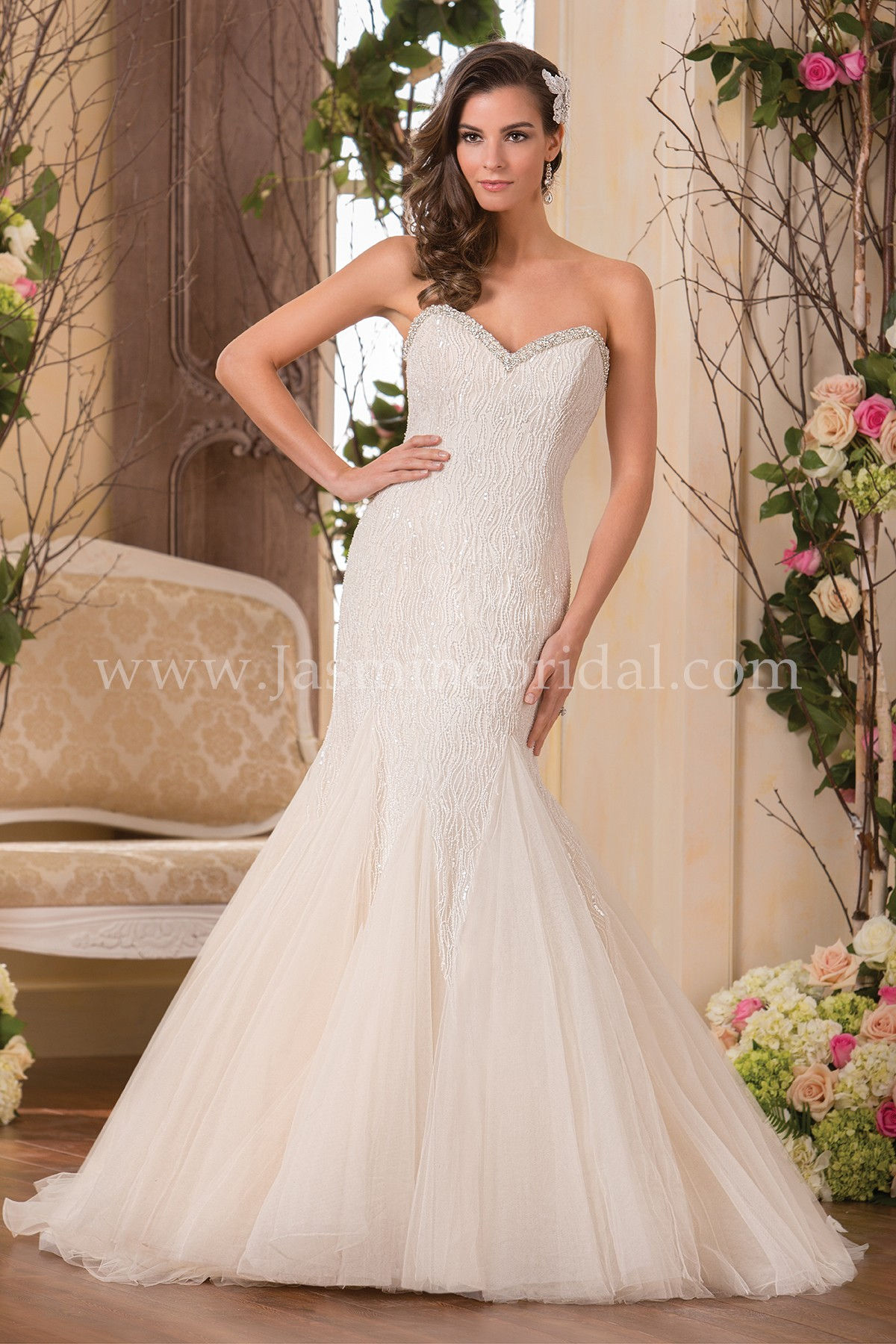 F171052 Sweetheart Strapless Size 6P Embroidery & Beaded Tulle Wedding Dress