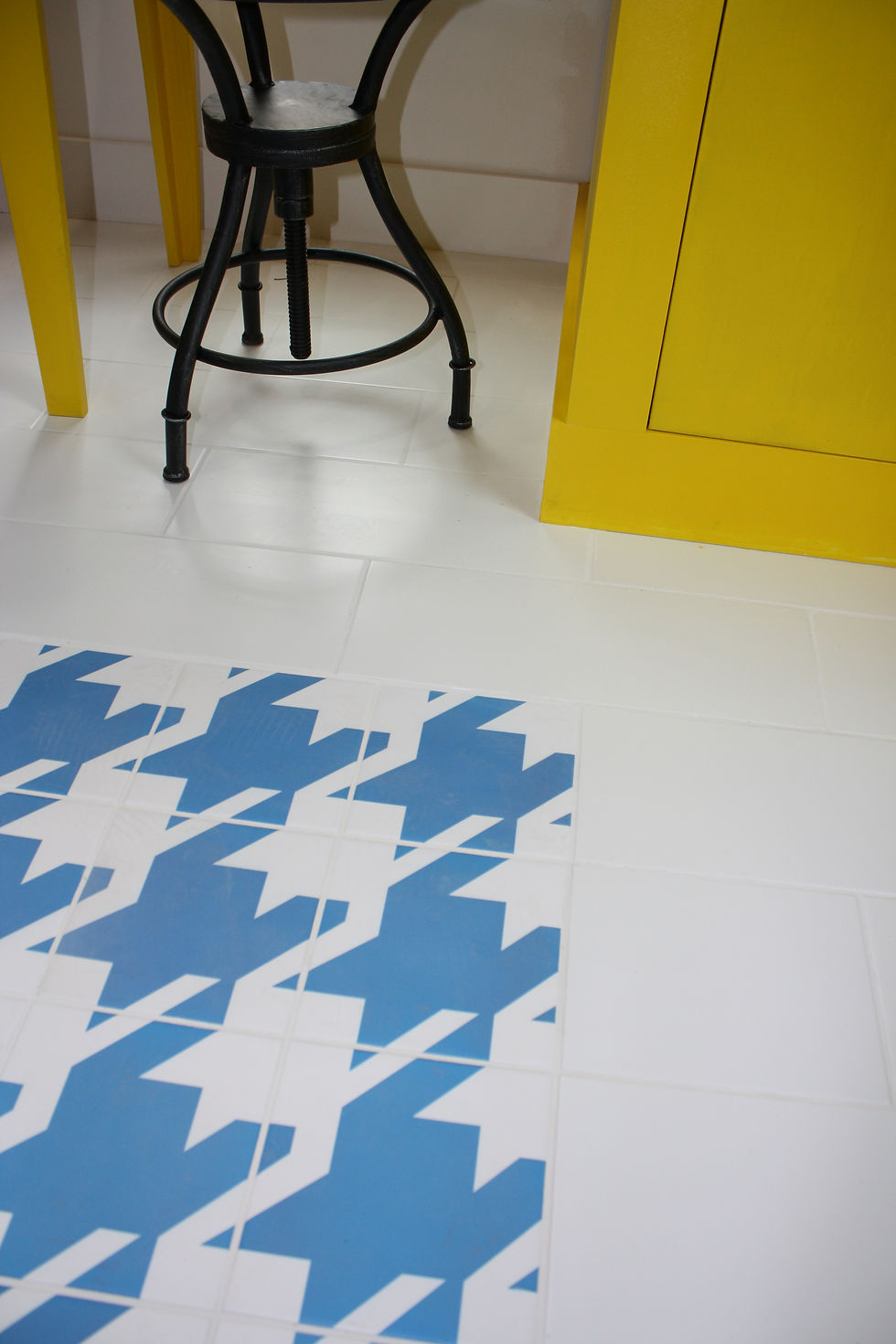 Hipster houndstooth floor tiles