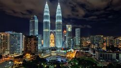 travel-malaysia-petronas-towers-2.jpg