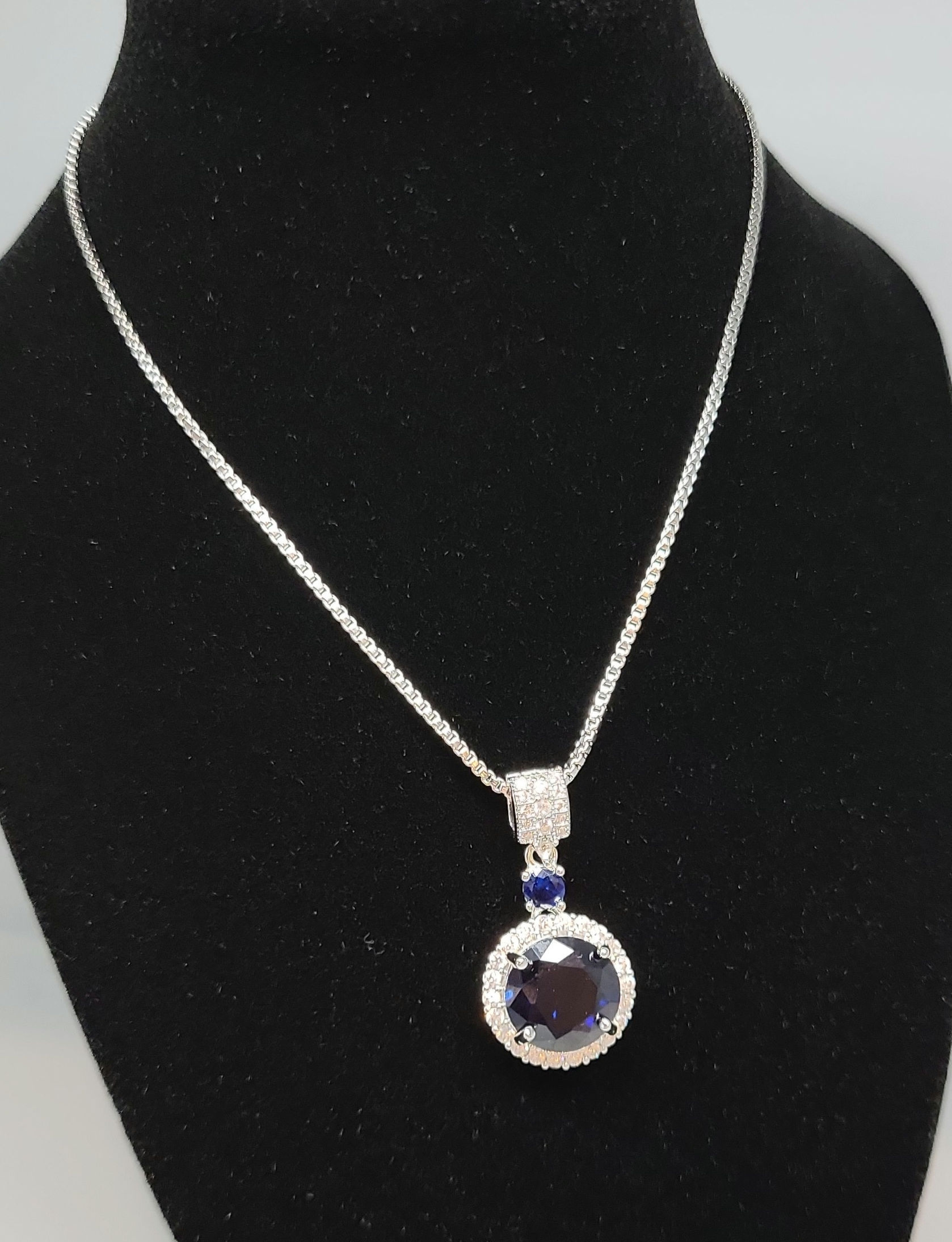 London blue topaz pendant 