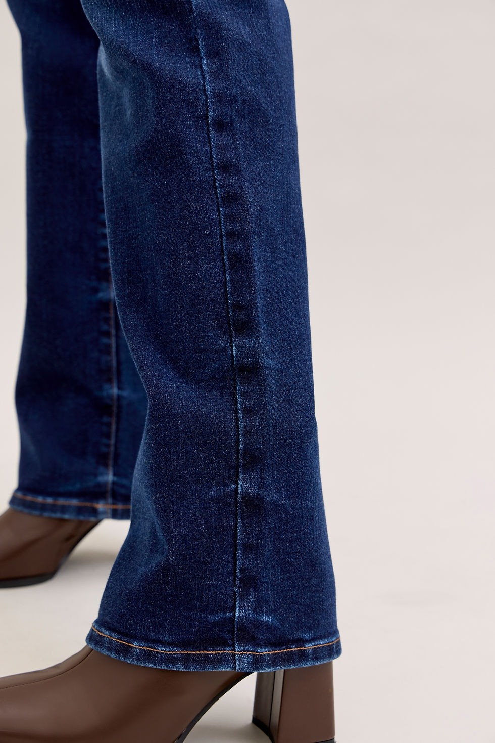 Thumbnail: Judy Blue Mid Rise Straight 82679 ~Long